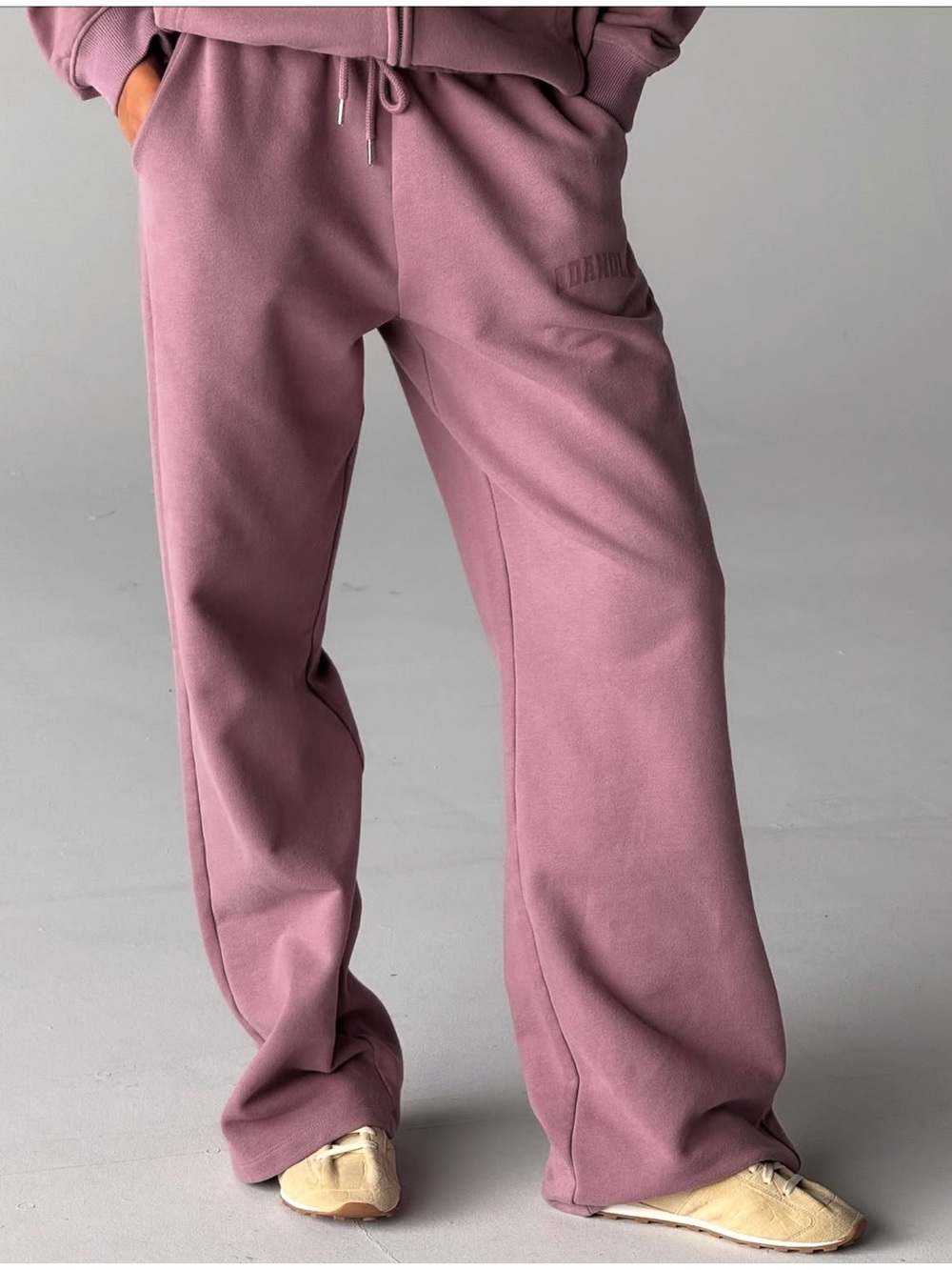 Adanola Varsity Straight Leg Sweatpants in Dusk Purple Size Small